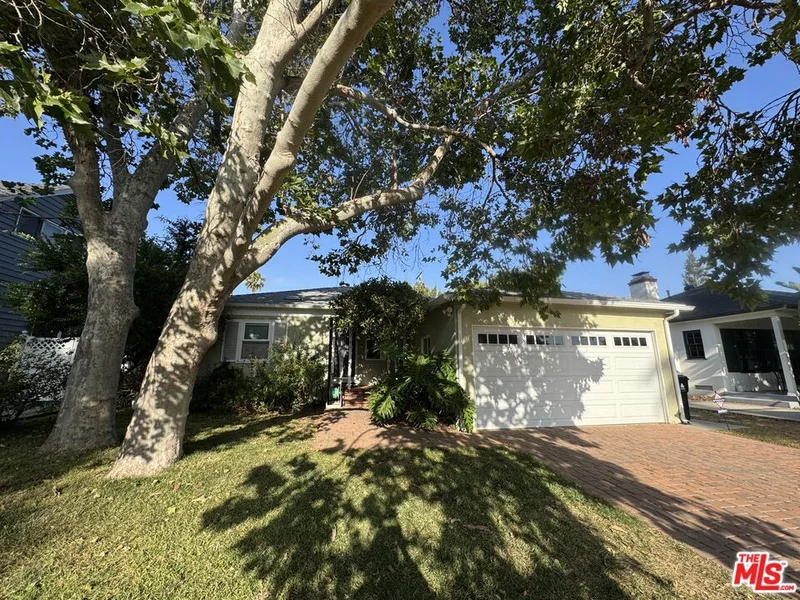 5702 Vesper Avenue, Van Nuys, CA 91411