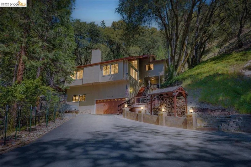 22244 Crystal Falls Dr W