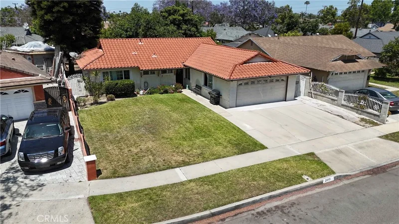 2813 W Brook photo 2