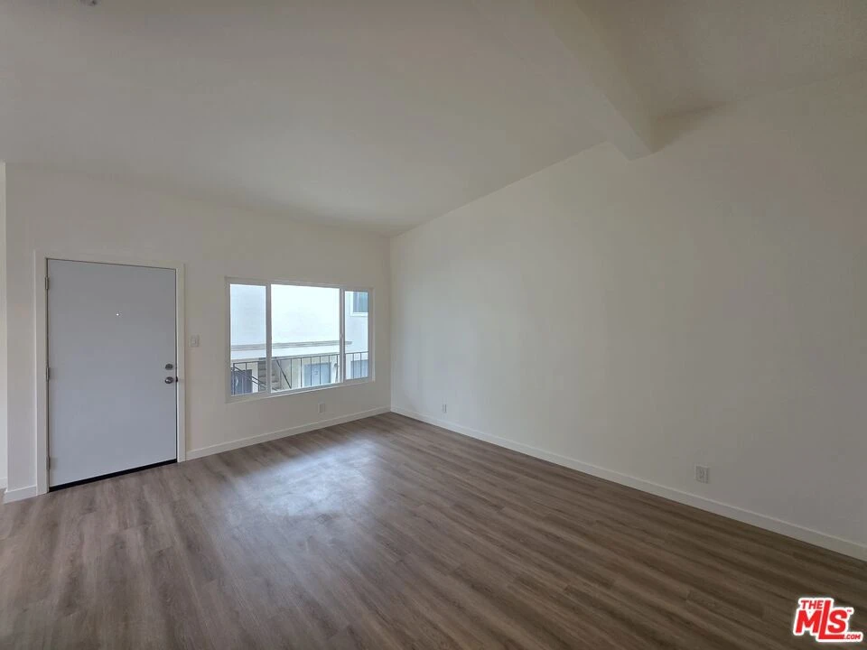 Interior 4