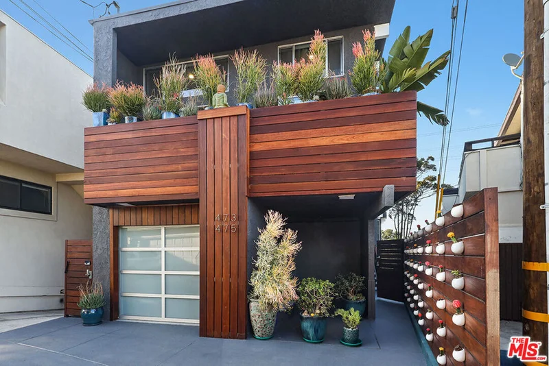 Photo 2 of 472 Rosecrans Avenue