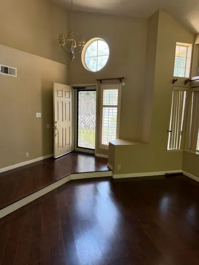 3905 Wilkesboro Avenue photo 2