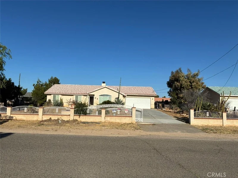 11906 Apatite Avenue photo 2