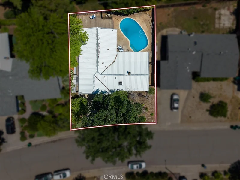 480 Redwood Way photo 2