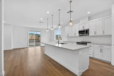 197 Golden Gate Lane photo 2