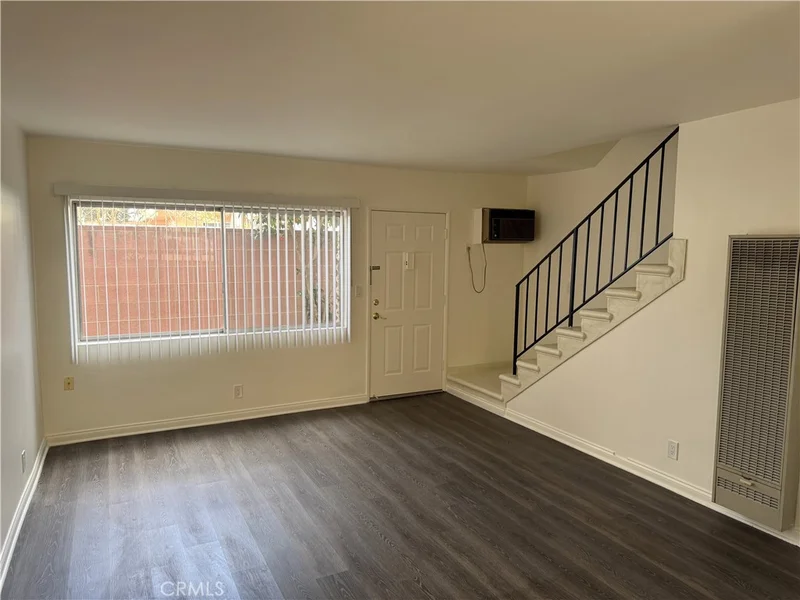 1164 Irving Avenue A photo 2
