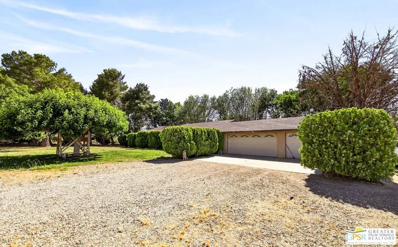 Photo 2 of 11446 Midway Avenue