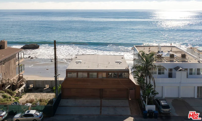Photo 2 of 25266 Malibu Road
