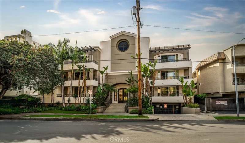 4637 Willis 208, Sherman Oaks, CA 91403