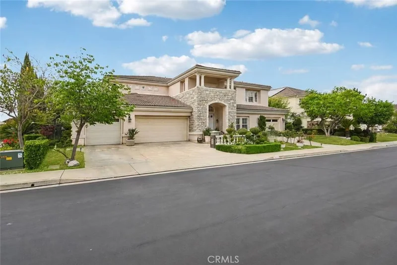 2233 Wind River Lane photo 2