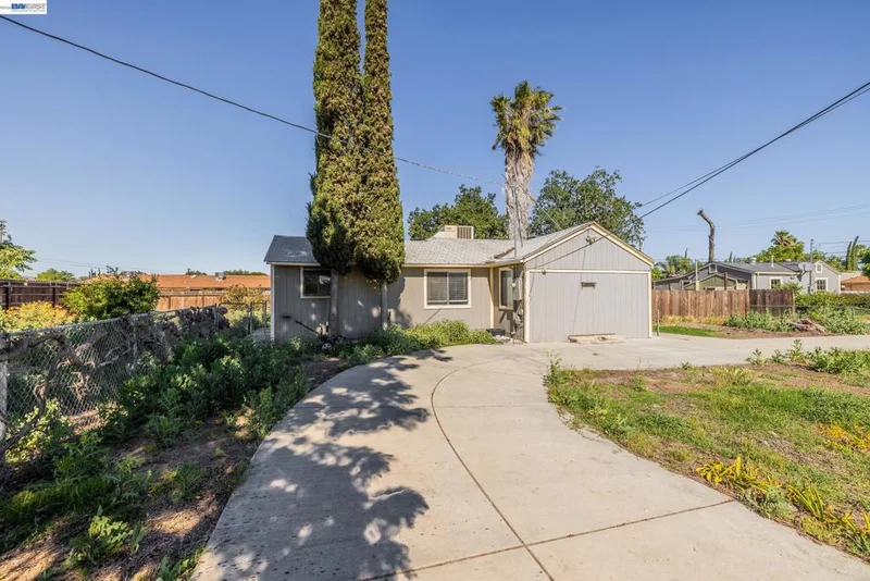 252 W Clover Rd, Tracy, CA 95376