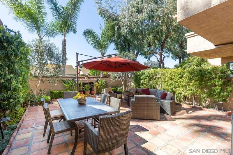3786 Paseo Vista Famosa