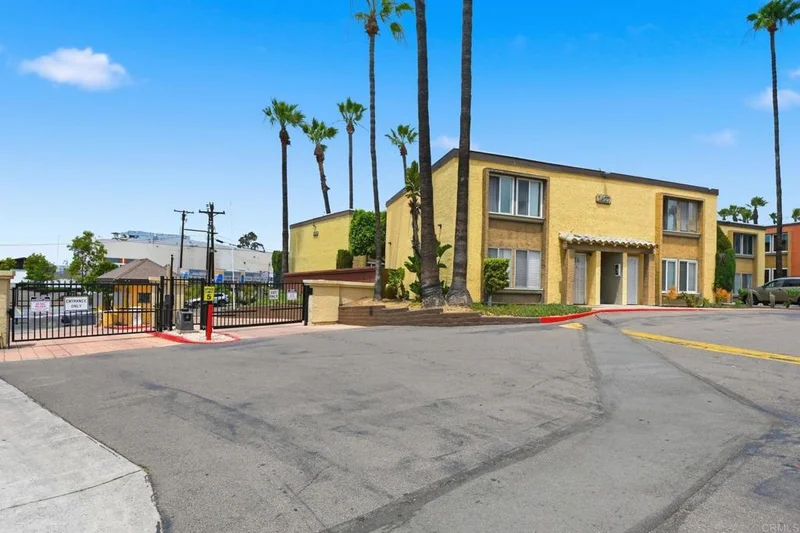 1627 Pentecost Way 8, San Diego, CA 92105