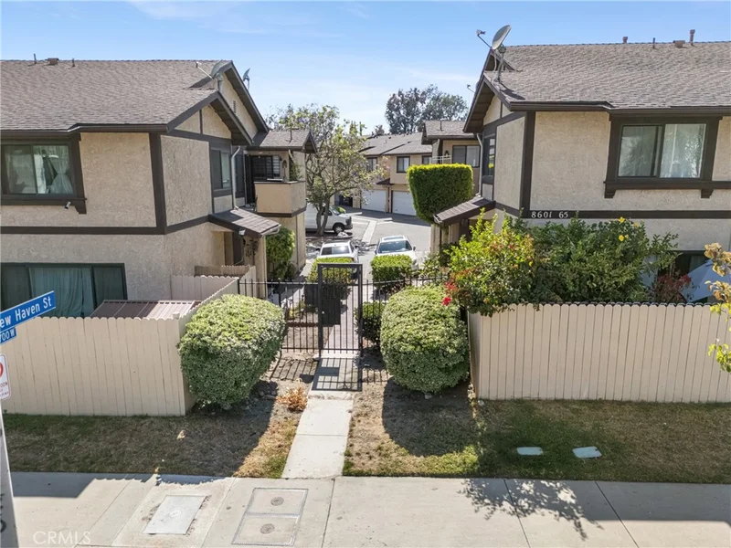 8601 Sunland Boulevard 20, Sun Valley, CA 91352