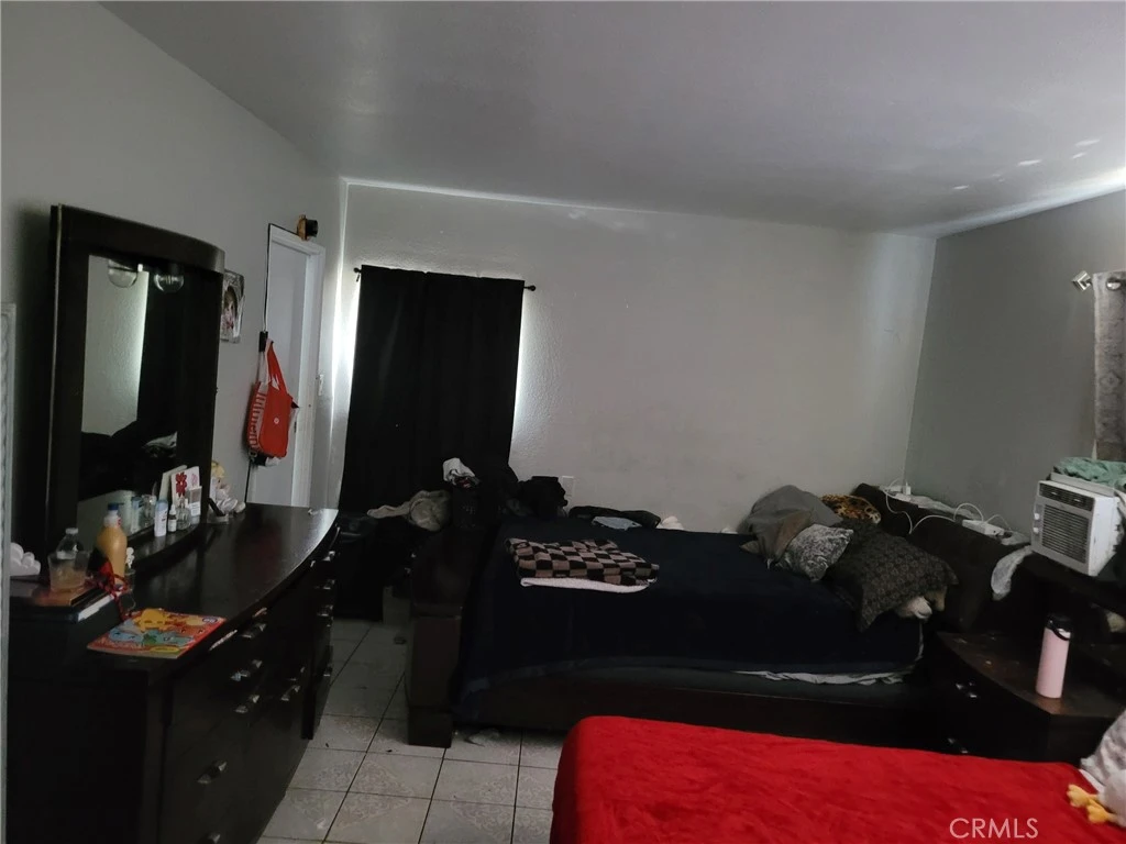 Interior 4