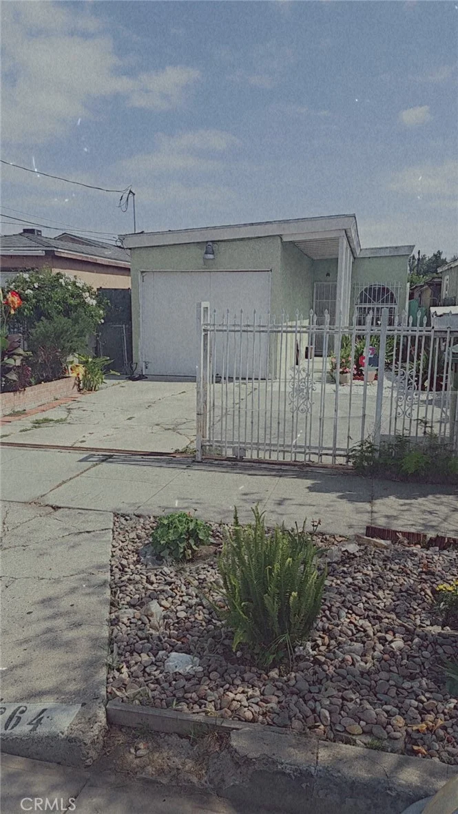 1664 E 113th