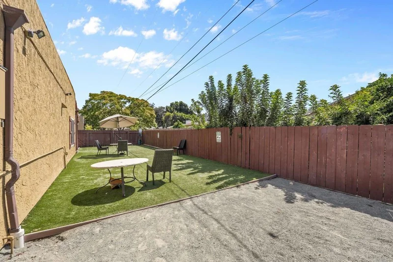 1000 Estes Street 51 photo 2