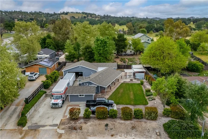 9555 Estrada Avenue, Santa Margarita, CA 93453