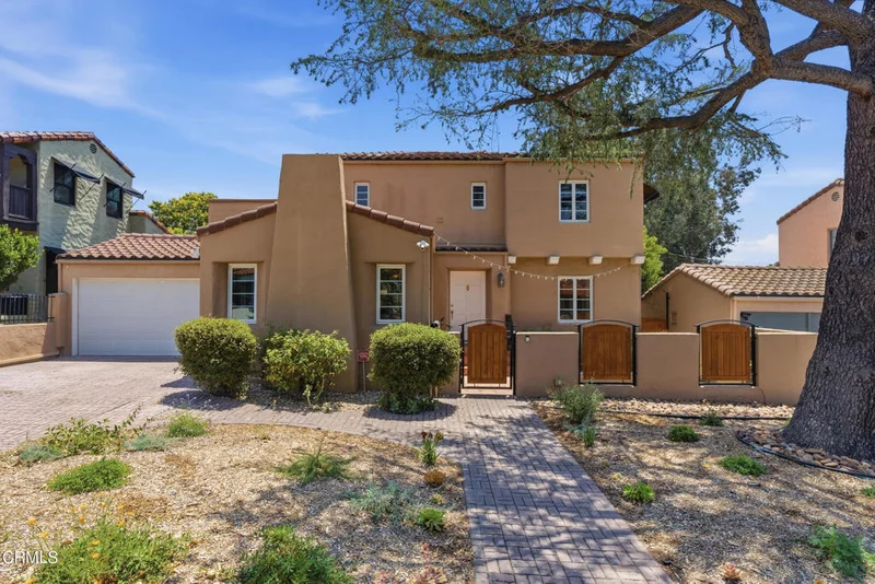 1434 El Miradero Avenue