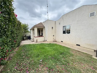 1059 N Hicks Ave photo 2