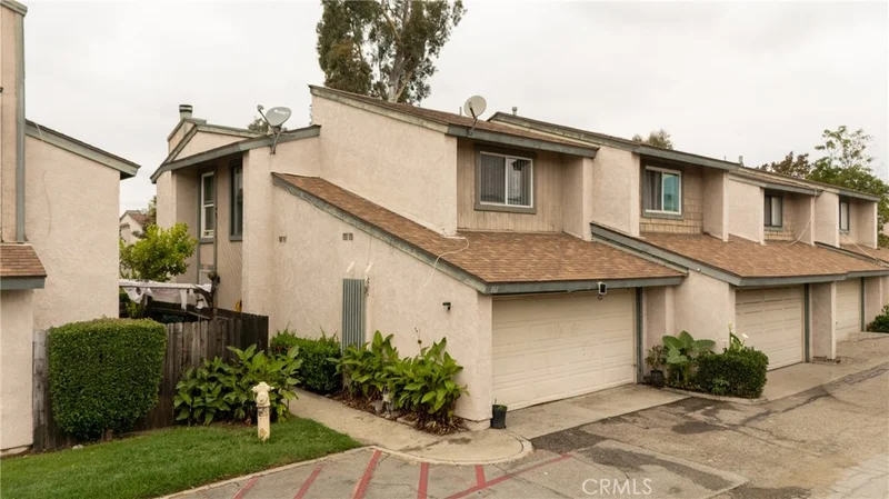 861 S Mountain