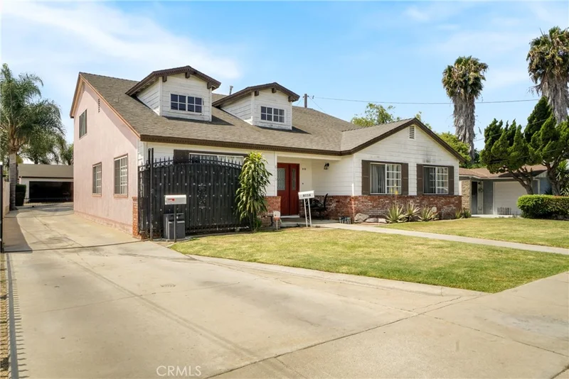 8118 Alameda photo 2