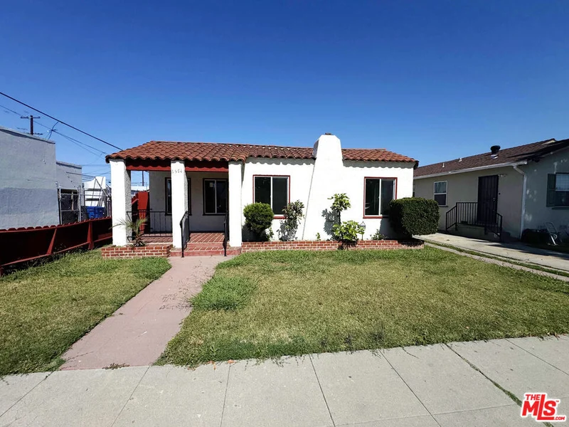 6574 Brayton Avenue, Long Beach, CA 90805