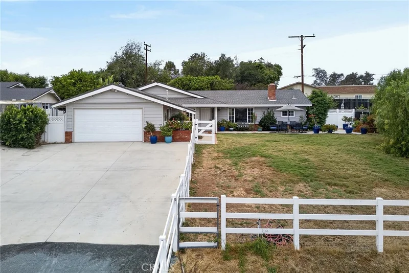 2388 Temescal photo 2