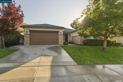 3042 Barranca Dr