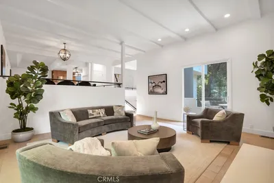 4148 Sunswept Drive photo 2