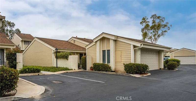 9 Driftwood 22, Irvine, CA 92604