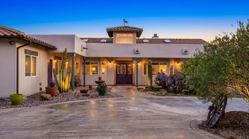 25280 Paseo De Caballo