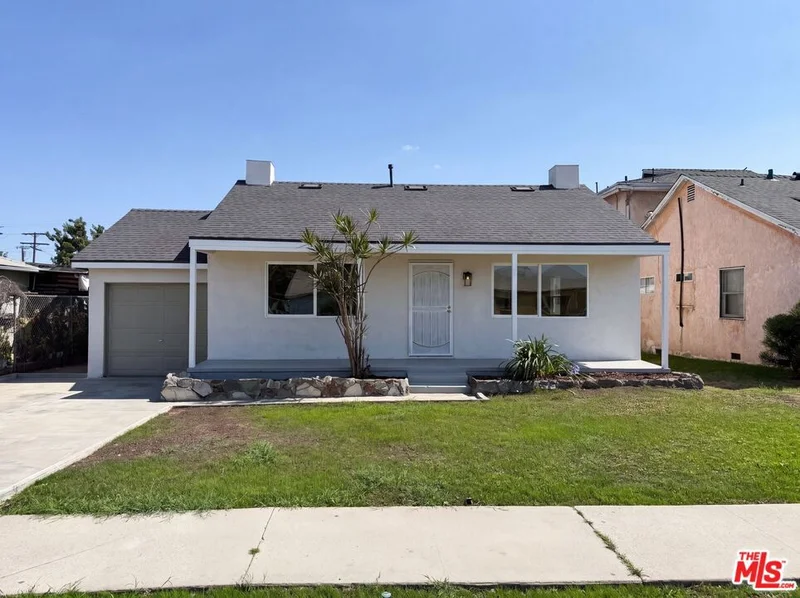 818 W 130th Street, Compton, CA 90222