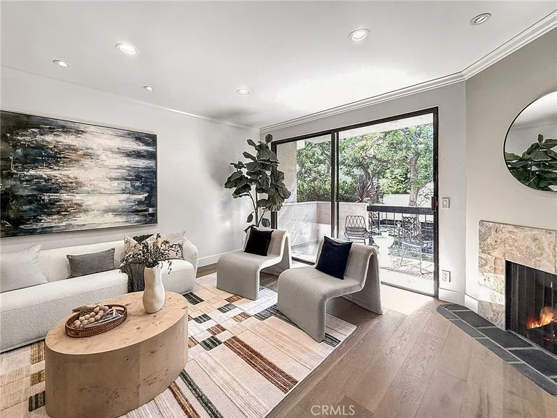 Photo 2 of 423 N Palm 108