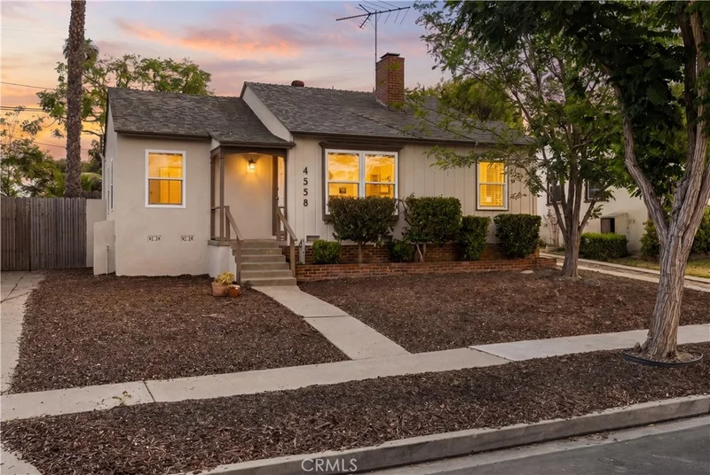 4558 Pasadena Avenue, Long Beach, CA 90807