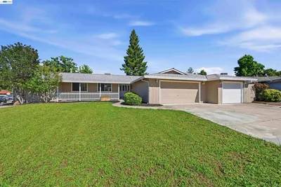 5744 Sperry Dr