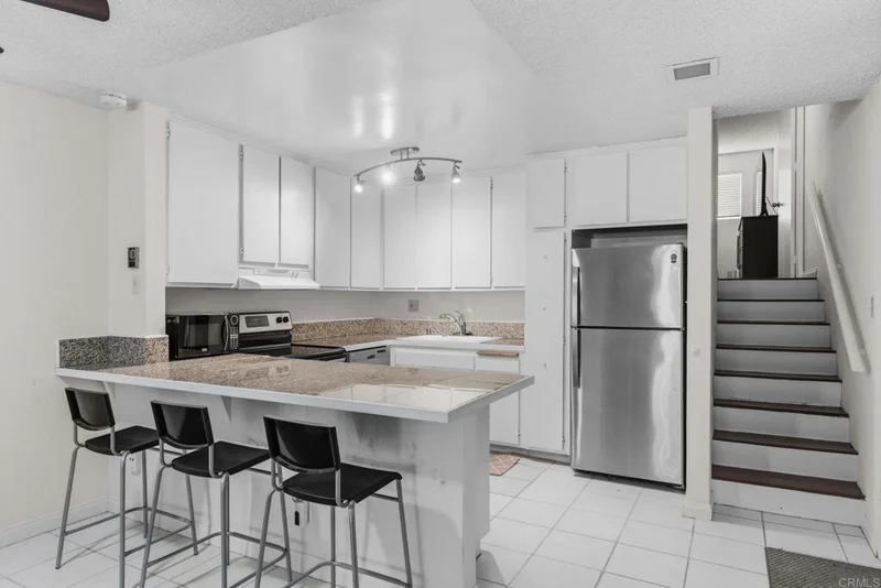4545 Collwood Boulevard 39