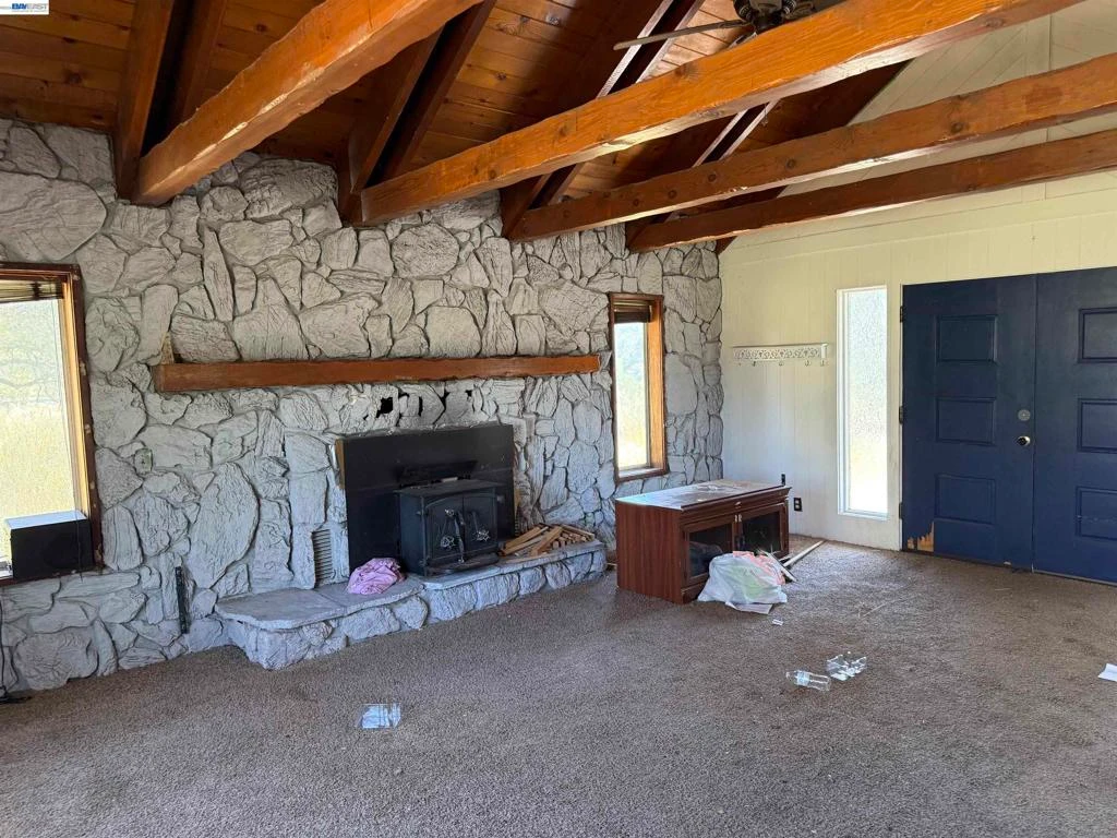Interior 4