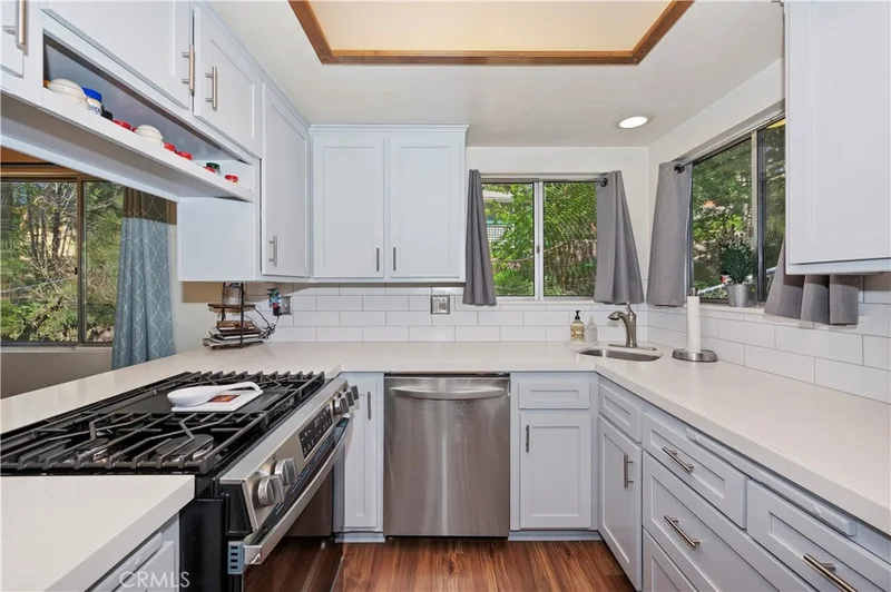 Photo 2 of 32801 Encina Drive