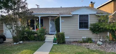 5469 E Garford