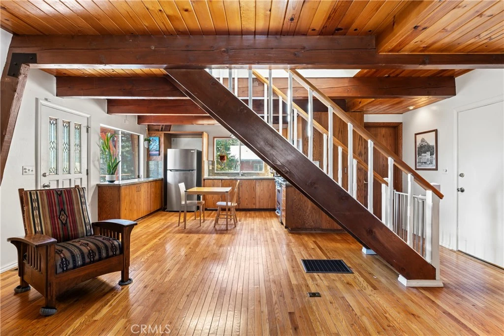 Interior 4