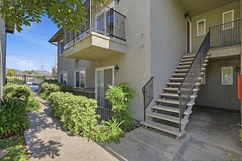 1490 Naranca Ave. 11