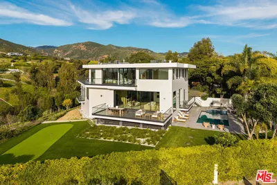 5931 Kanan Dume Road photo 2
