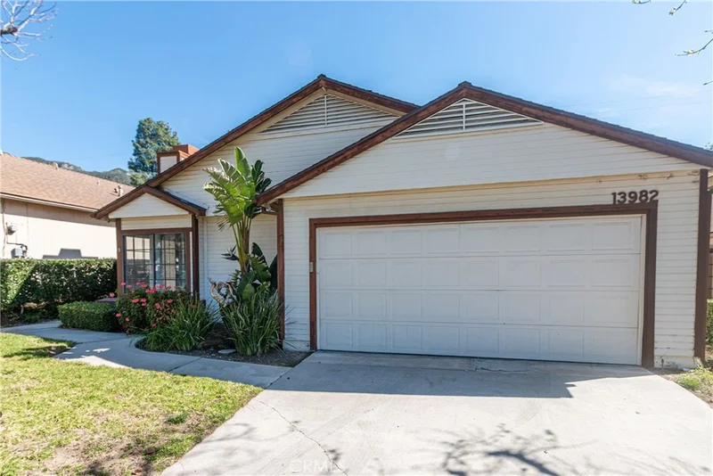 13982 Olive Grove Lane photo 2