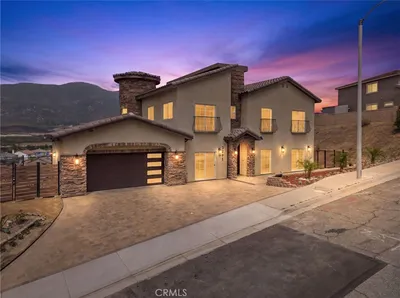 5591 N Pinnacle