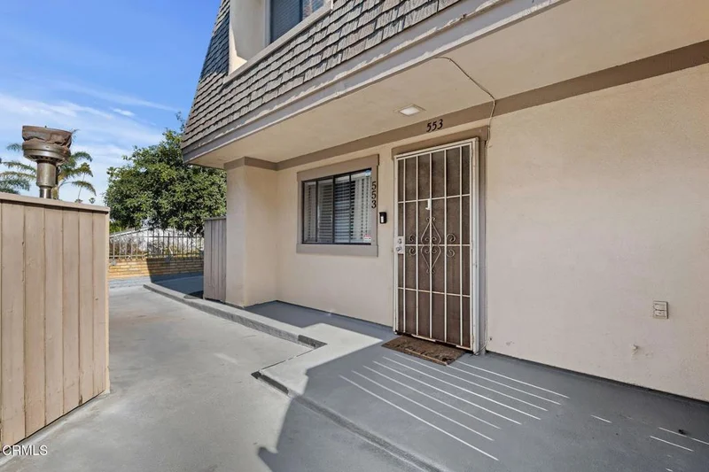 553 S E Street photo 2