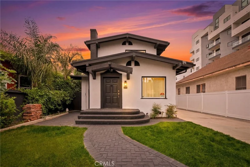 1148 Locust Avenue, Long Beach, CA 90813