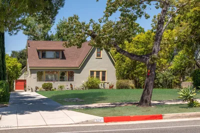 1297 N Hill Avenue, Pasadena, CA 91104