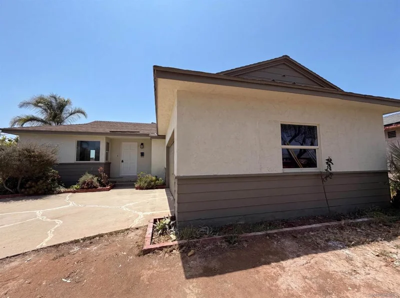 5219 Irwin, San Diego, CA 92120