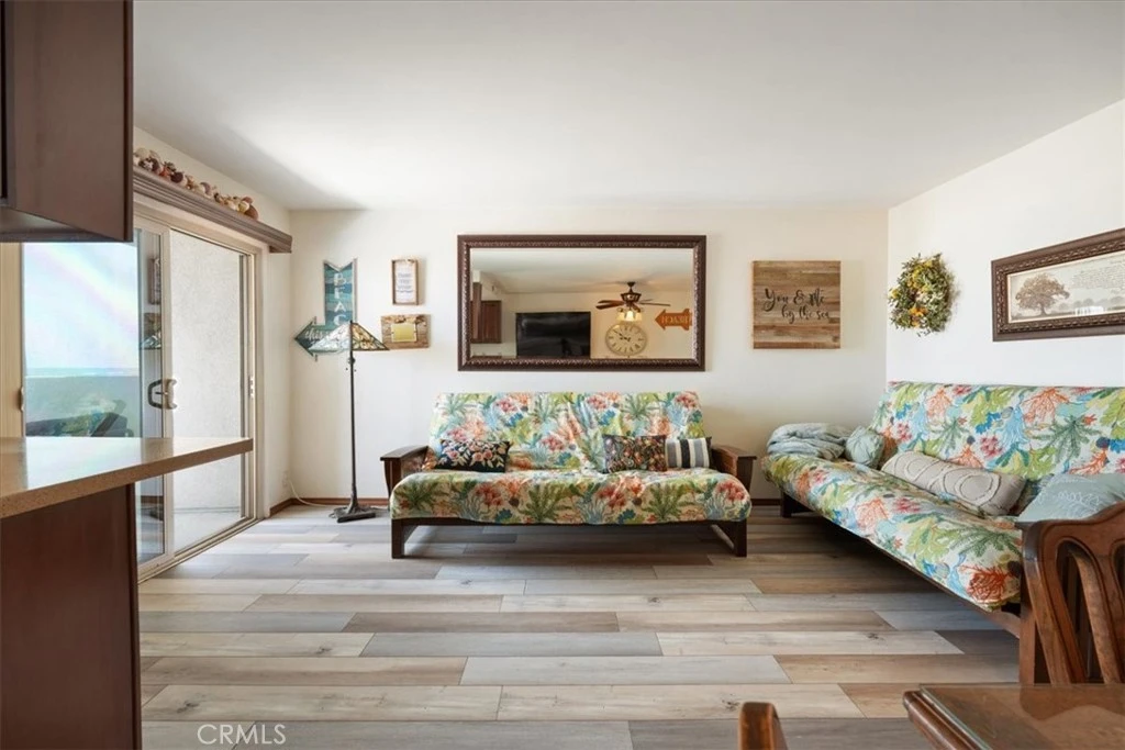 Interior 4